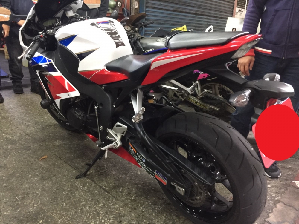 黃鐙輝環島成功後，就跑去訂車，買了Honda CBR。（圖／黃鐙輝提供）