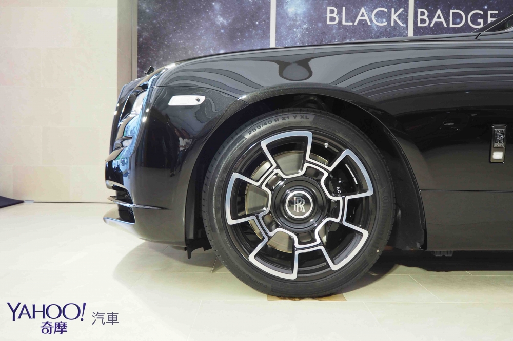 暗夜女神、幻影之魂 Rolls-Royce Wraith Black Badge唯二抵台