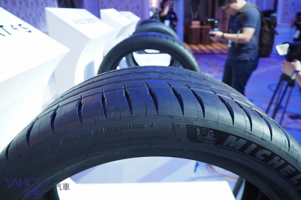 高速戰鬥瞬間停煞！Michelin Pilot Sport4 S性能胎升級登場