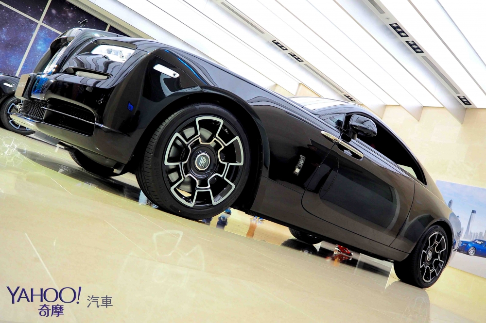 暗夜女神、幻影之魂 Rolls-Royce Wraith Black Badge唯二抵台