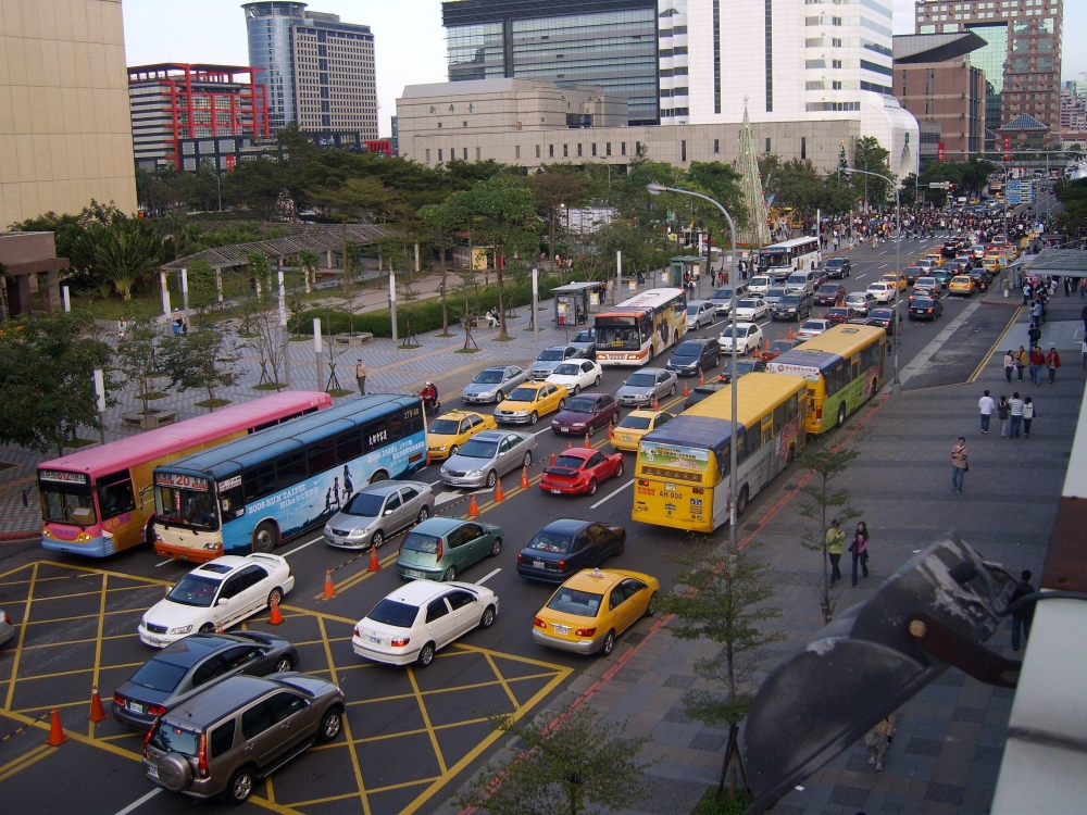 【汽車特別企劃】台灣的車種分流只做了半套？車速分流在台灣為何不可行？