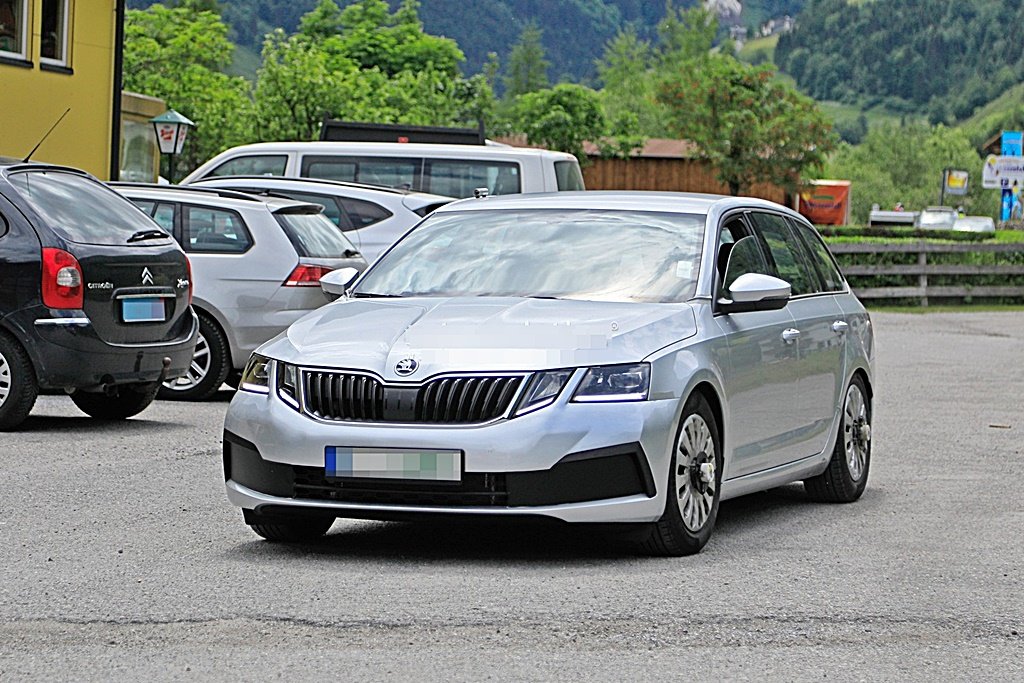 SKODA人氣車Octavia將推出4代新車型，測試間諜照流出