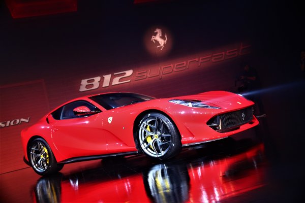 V12引擎的顛峰之作！FERRARI 812 Superfast正式發表