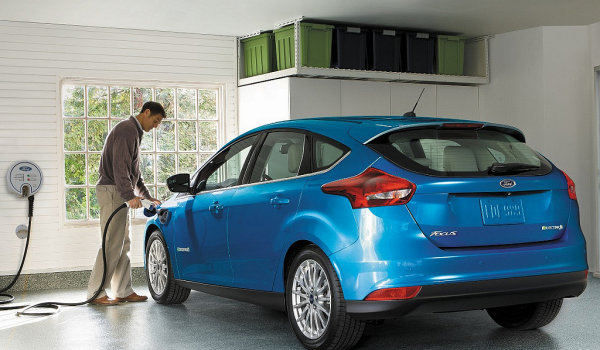 電動車就是要搭配綠色！FORD為Focus Electric新增「瓦沙比」外衣