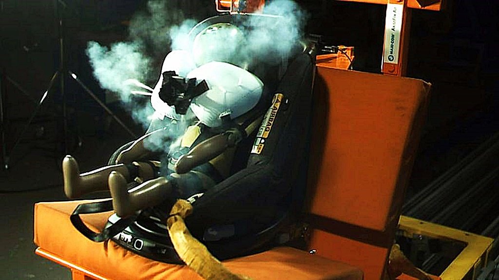 世界第一個內建氣囊的嬰兒座椅AxissFix Air問世，可減少碰撞衝擊
