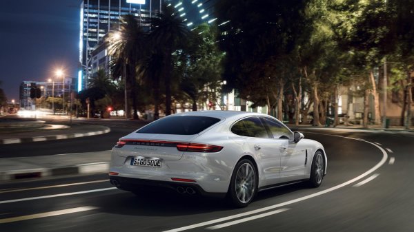 性能及環保兼具!2018年式PORSCHE Panamera Turbo S E-Hybrid正式