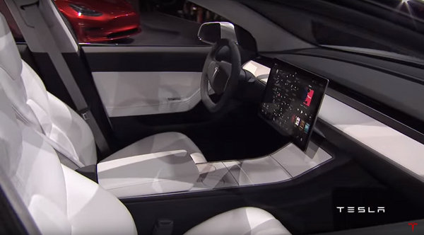 3.5萬美元更親民！TESLA入門電動車Model 3正式發表