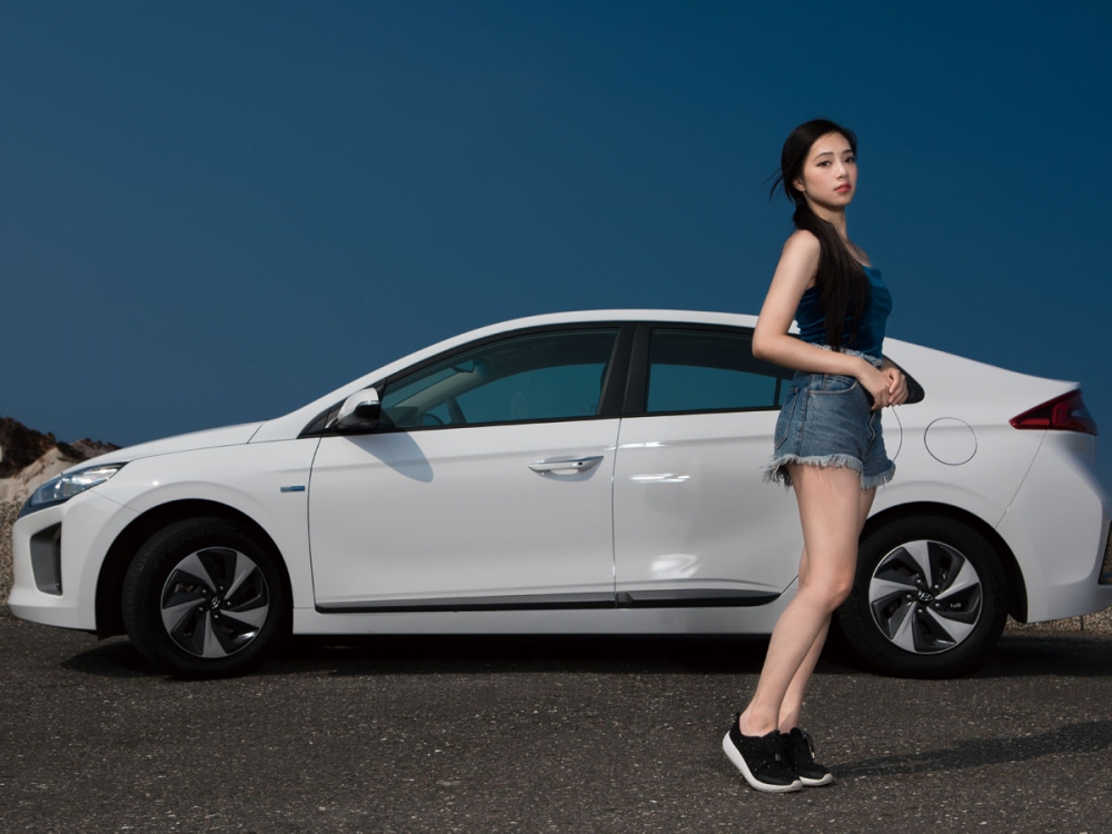 【Motor Babe】湛藍韓風來襲 Hyundai Ioniq Hybrid