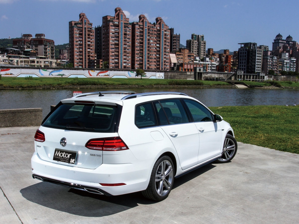 【路試報導】鋼砲旅行者 Volkswagen Golf Variant 280 TSI R-Line