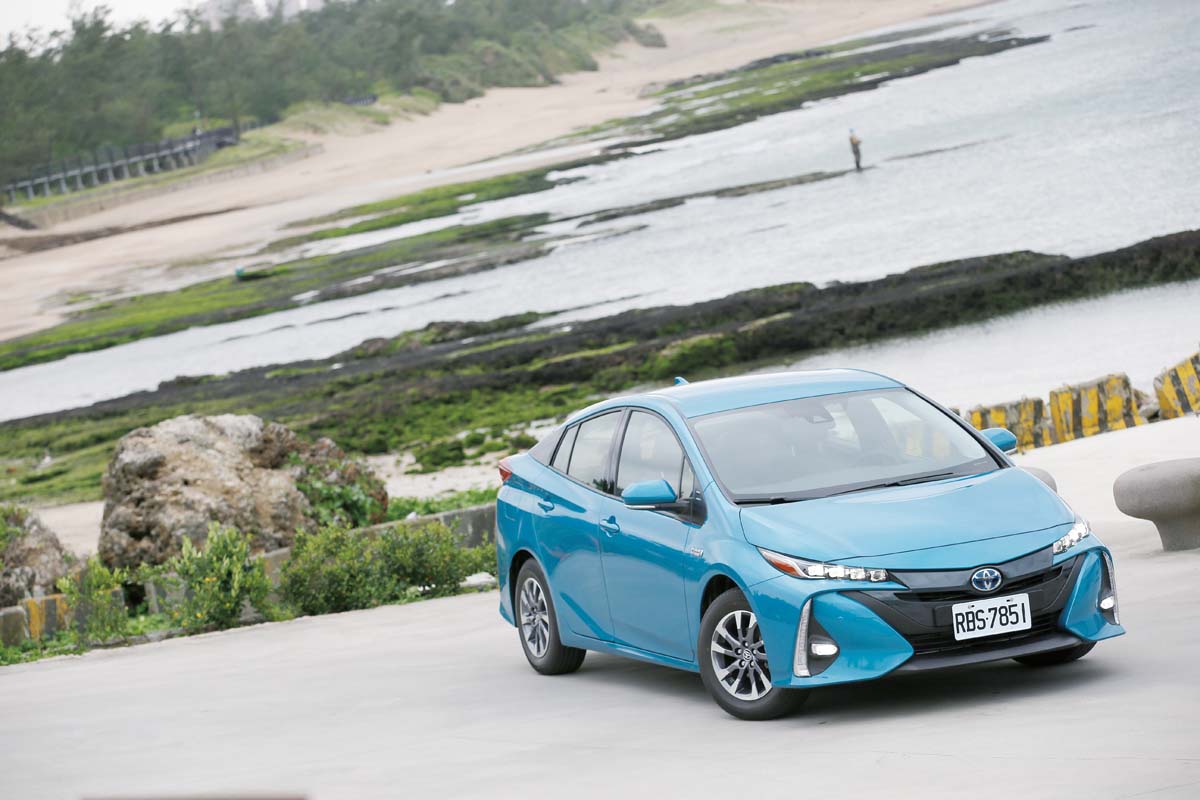 庶民級插電hybridtoyota Prius Phv Yahoo奇摩汽車機車