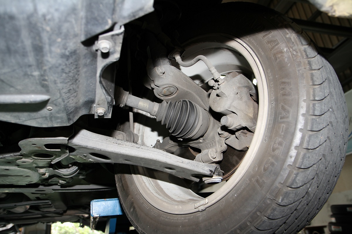 底盤橡膠軸承檢修恢復新車般操控性 Yahoo奇摩汽車機車