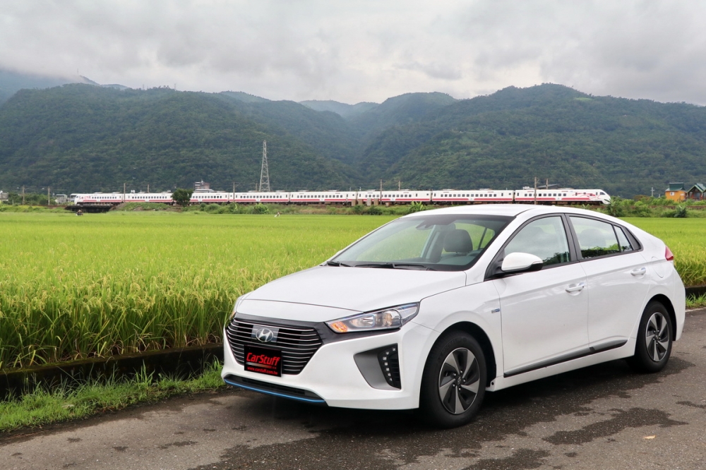 別用刻板印象看我，Hyundai Ioniq hybrid節能之外同樣驚豔