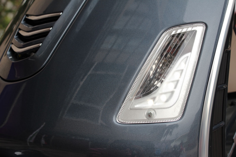 外觀新增的LED日間行車位置燈，讓行車安全更無虞。