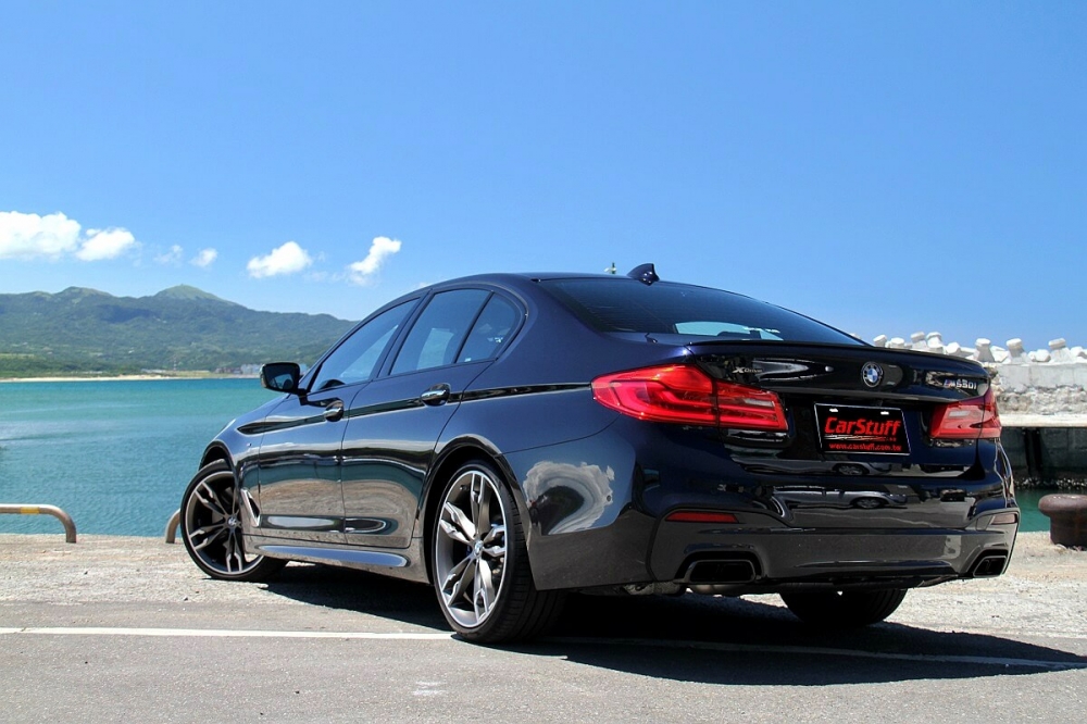 BMW新五武林至尊M550i xDrive 有機會幹掉F10 M5嗎？