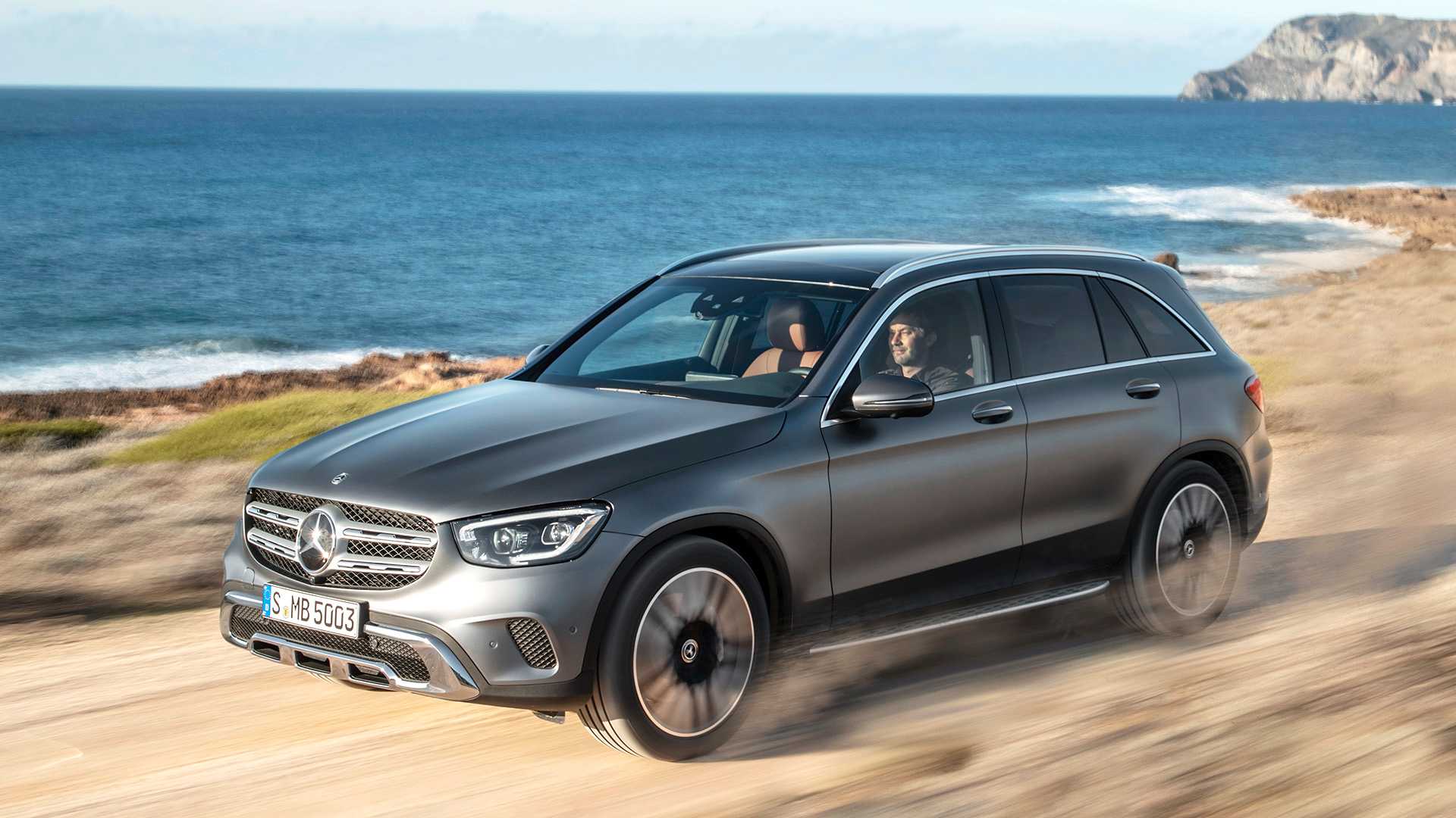 mercedes-benz-glc-2019 (1).jpg