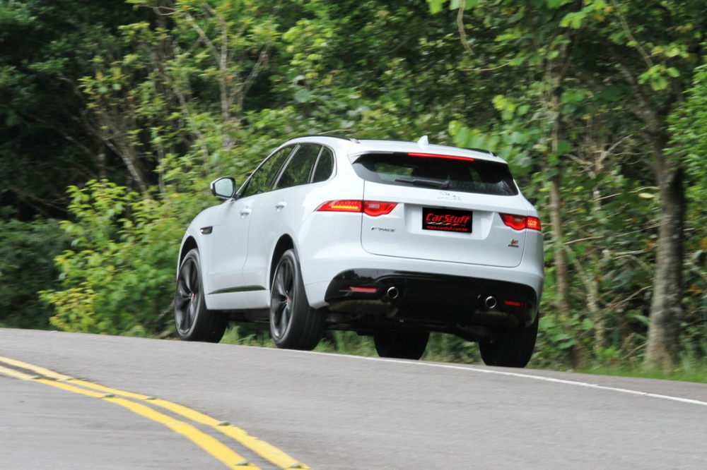 英倫本格跑旅 難掩豹力！Jaguar F-Pace S AWD試駕報導