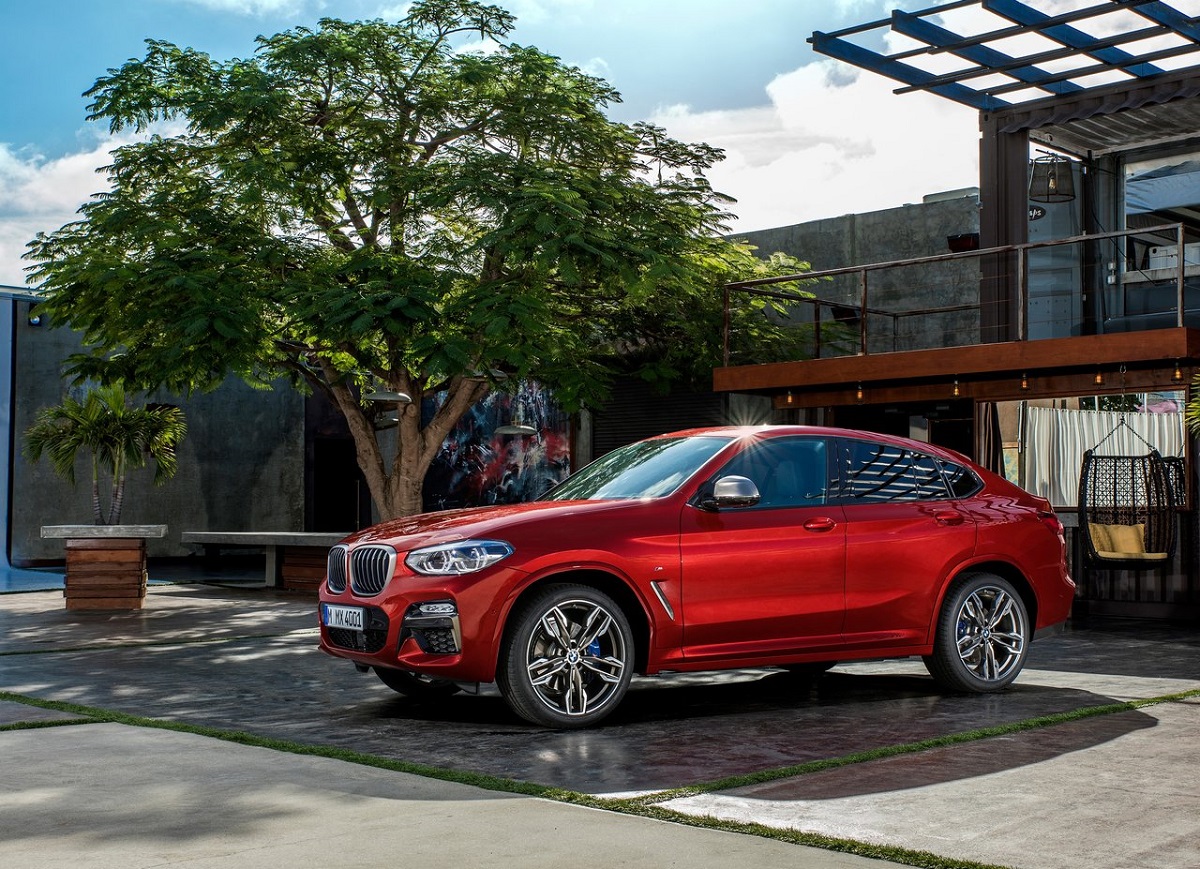 BMW-X4_M40d-2019-1.jpg