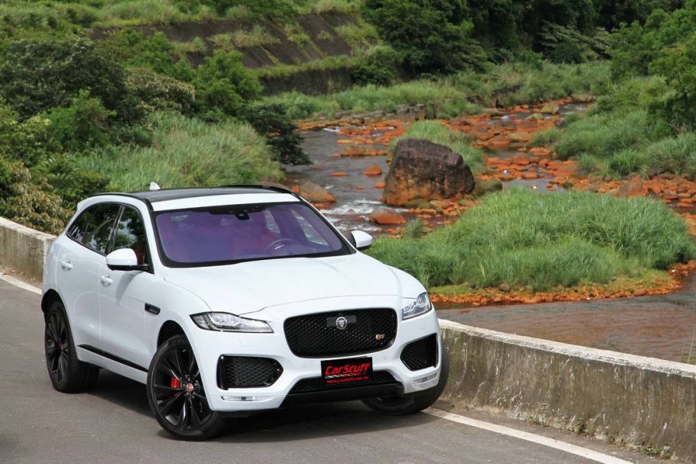 英倫本格跑旅 難掩豹力！Jaguar F-Pace S AWD試駕報導