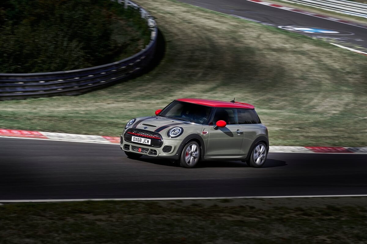 P90331901_highRes_mini-john-cooper-wor.jpg