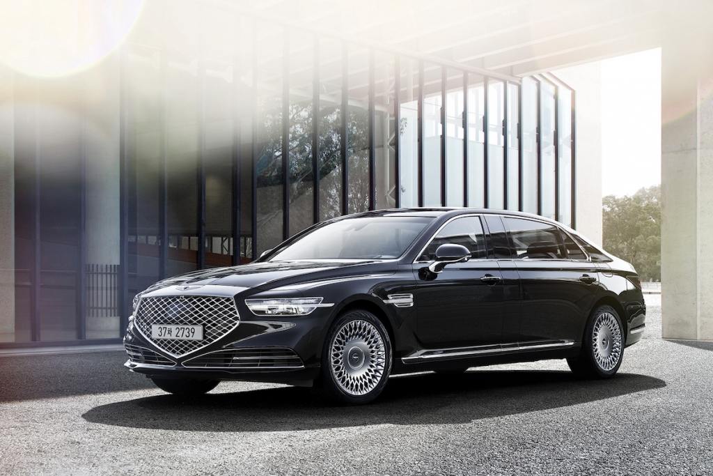 genesis-g90-limosine-5-0-v8