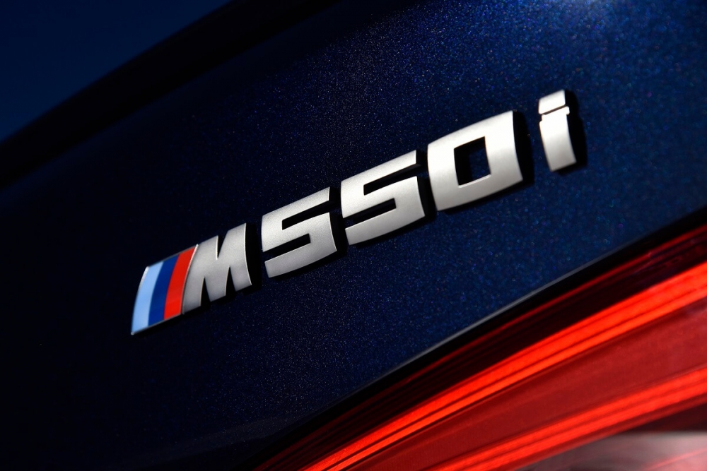 BMW新五武林至尊M550i xDrive 有機會幹掉F10 M5嗎？