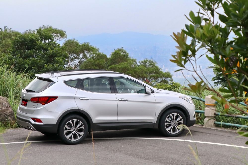 鐵漢柔情唯有親身體驗，Hyundai Santa Fe 2.2L 柴油領袖款試駕報導