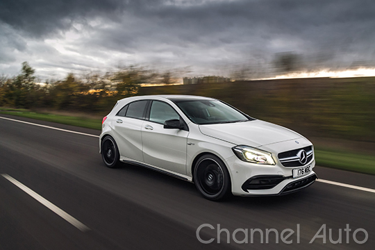 Mercedes-AMG A45單靠2.0L排氣量與渦輪增壓即可輸出超過380hp最大馬力，若依照國內源自於上古時代的排氣量與馬力對應轉換，1,801c.c.~2,400c.c.的排氣量對應馬力範圍僅在181hp~262hp之間，可見稅制早已不合時宜。