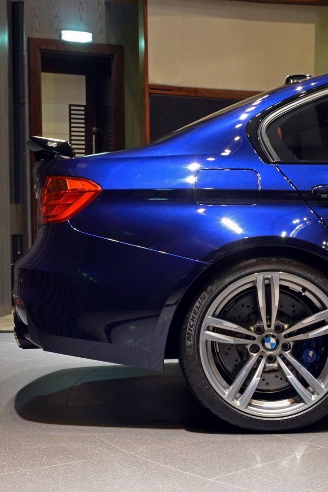 多了碳纖『小尾翼』！BMW F80 M3『Tanzanite Blue』Special Edition現身Abu Dhabi