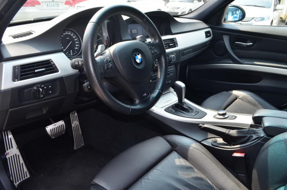 「熱血爸爸」的最佳坐駕！BMW E91 335i Touring中古行情剖析，性能、操控與空間完美兼備