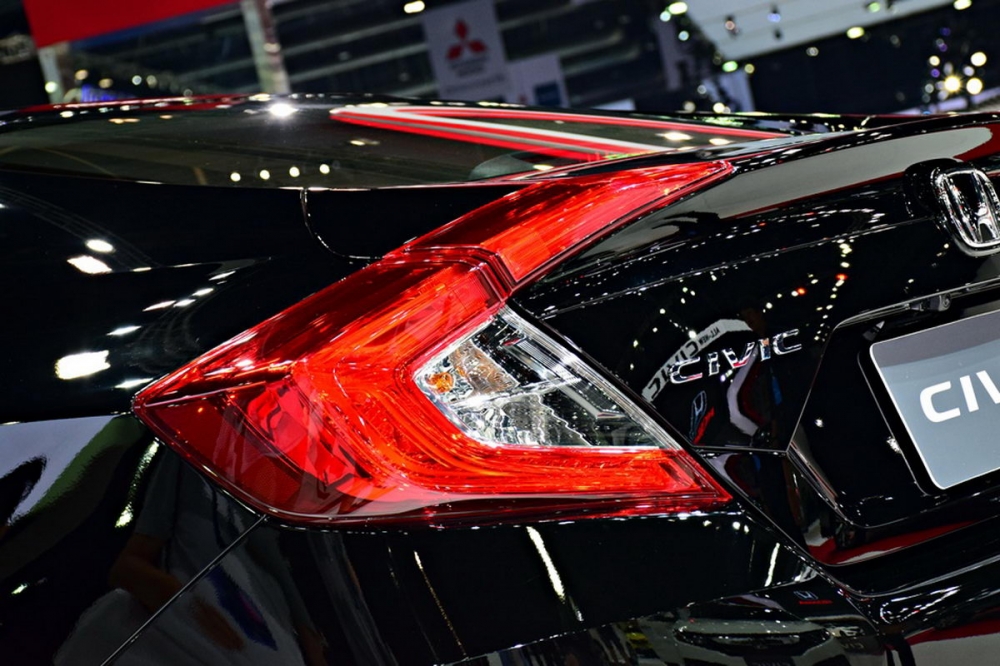 RS頂級車型售價破「百萬」，全新第十代Honda Civic於2016泰國車展正式發表，「中國版」緊接四月份登場！