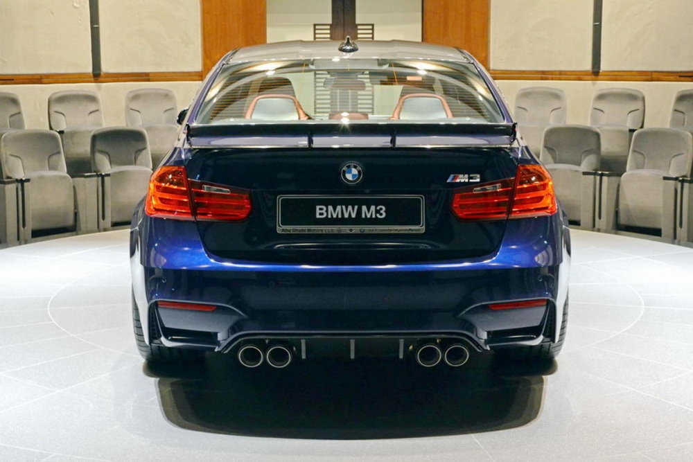 多了碳纖『小尾翼』！BMW F80 M3『Tanzanite Blue』Special Edition現身Abu Dhabi