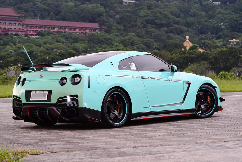 台灣「最萌」戰神！Nissan R35 GT-R稀有「Tiffany綠」式樣直擊