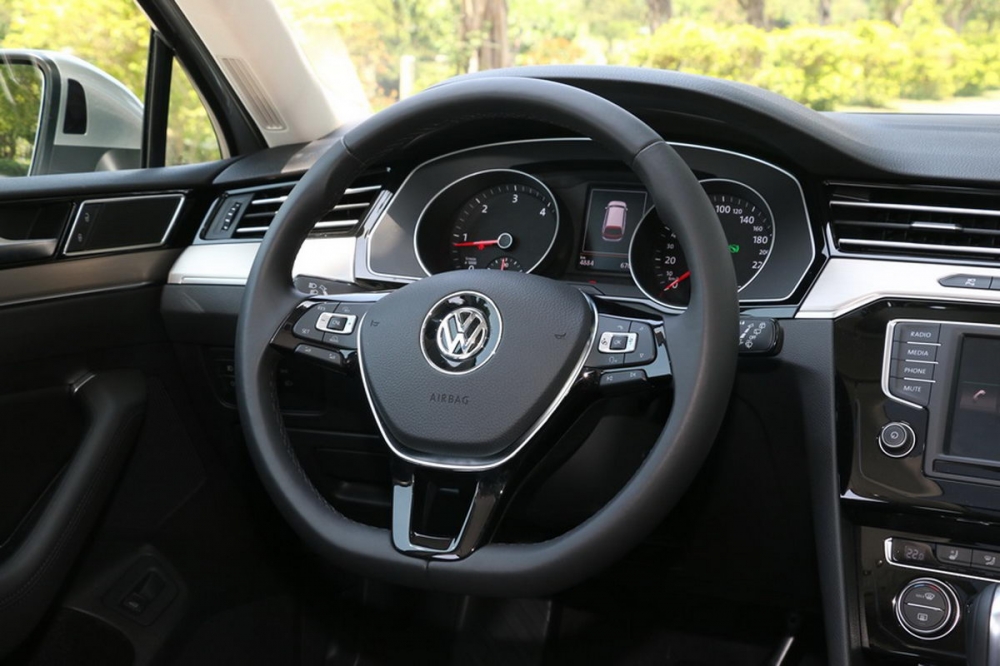 Volkswagen Passat Variant 400TDI，內斂溫和卻又不失靈活的「禁區長人」！