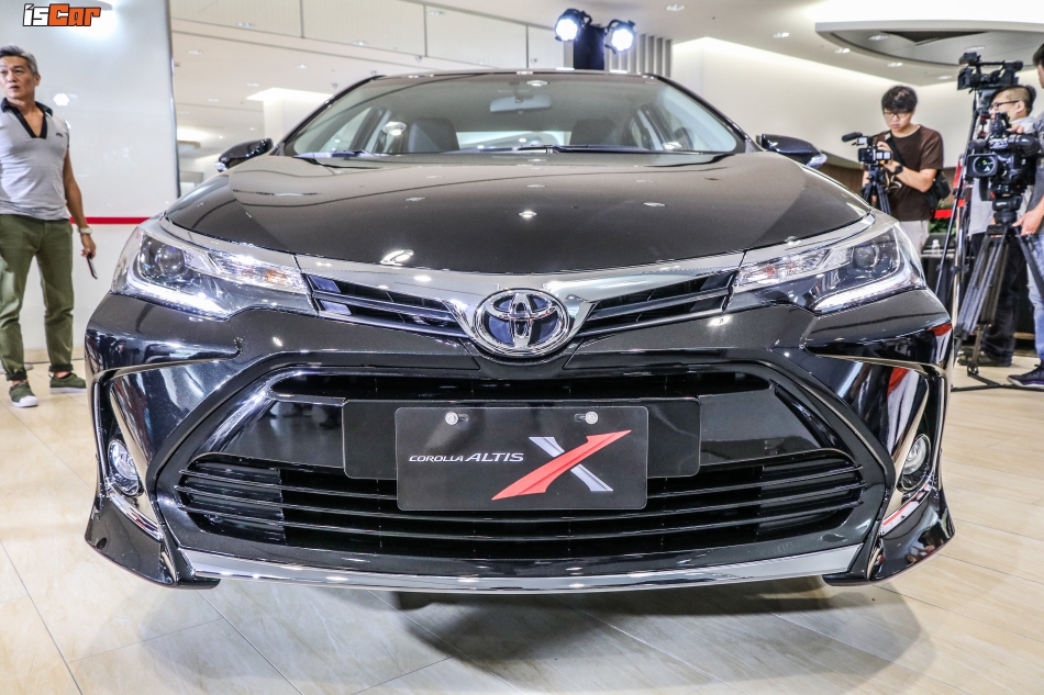 外表動感有型、操控底子也行，Toyota Corolla Altis X，售價77.9萬元、炫魅紅搶眼塗裝！