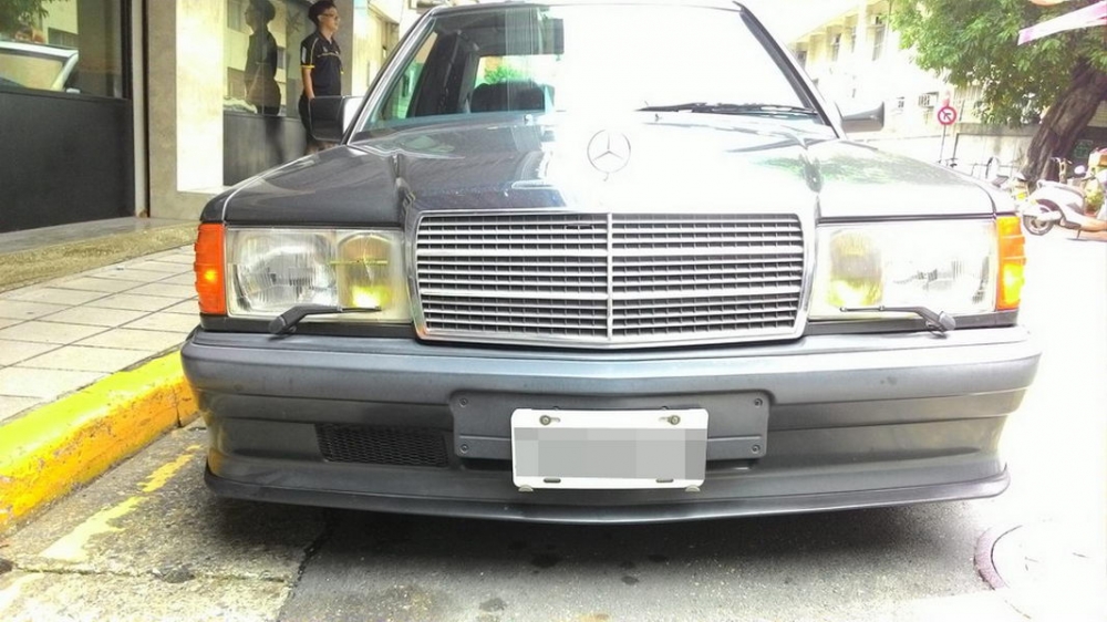 很斯文的 殺手級 老車 Mercedes 霸告 W1 190e 2 3 16 2 5 16中古行情剖析 就算不是evo版本也夠嗆 夠帶勁 Yahoo奇摩汽車機車