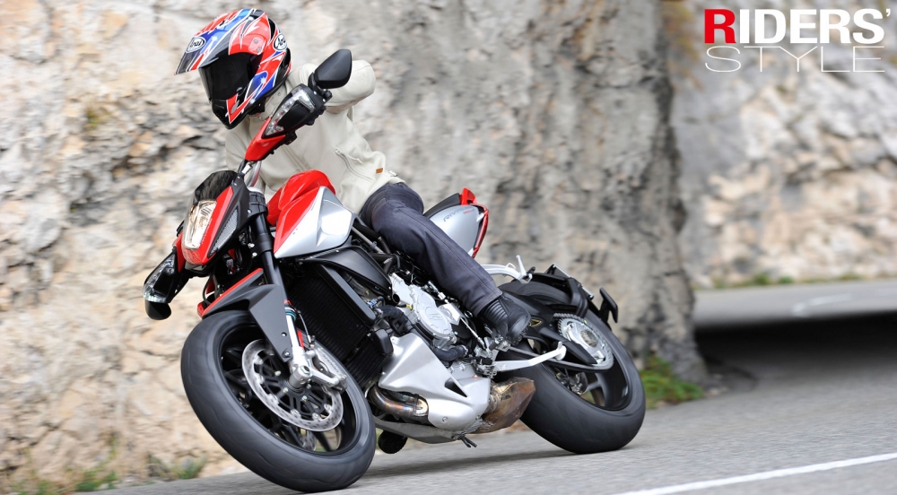 MV AGUSTA RIVALE 800最美麗的異類