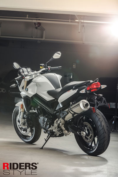 玩美極致 帥氣現身 2015 BMW F800R