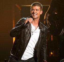 Robin Thicke Pleads Onstage to Win Back Estranged Wife Paula Patton at the 2014 Billboard Music Awards