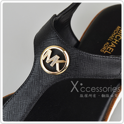 MK MICHAEL KORS JUDY THONG圓形LOGO牛皮橡膠T字涼鞋(黑x黑)