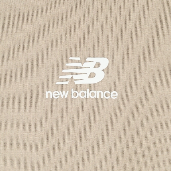 NEW BALANCE 大學T NB 卡其 後背印花 圓領 長袖 上衣 女 AWT33310BNN product thumbnail 5