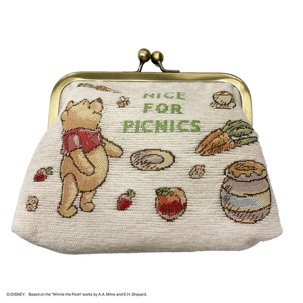 【震撼精品百貨】小熊維尼 Winnie the Pooh ~迪士尼 DISNEY 小熊維尼戈布蘭毛織口金化妝包-野餐*79163