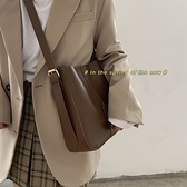 百搭ins大容量包包女2021新款潮時尚韓國水桶包小眾斜背包/側背包腋下包 「麥創優品」