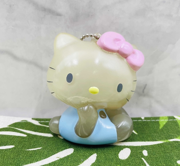 【震撼精品百貨】Hello Kitty 凱蒂貓~日本SANRIO三麗鷗 KITTY吊飾鎖圈-矽膠坐*13721