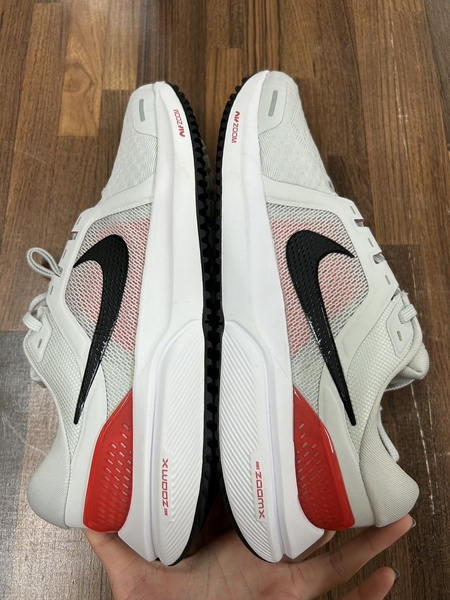 {零碼福利品}Nike AIR ZOOM VOMERO 16 慢跑鞋 男 白 DA7245-011 product thumbnail 4