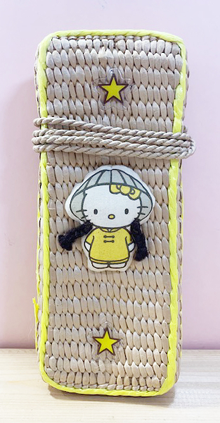 【震撼精品百貨】Hello Kitty 凱蒂貓~Hello Kitty日本SANRIO三麗鷗KITTY編織筆袋-越南*71838