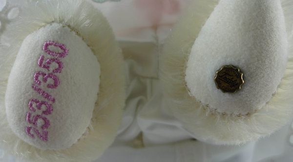 【震撼精品百貨】Hello Kitty 凱蒂貓~HERMANN Teddy ORIGINAL®限量253/350絨毛娃娃玩偶『蕾絲Baby』 product thumbnail 2