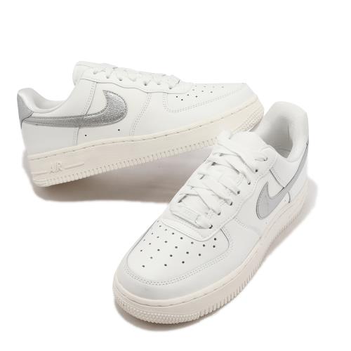 NIKE Wmns Air Force 1 白銀 奶油底仿舊 女休閒鞋 KAORACER DQ7569100 product thumbnail 5