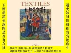 二手書博民逛書店【罕見】2017年出版 Medieval Clothing And TextilesY27248 Robin