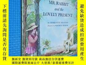 二手書博民逛書店Mr.罕見Rabbit and the Lovely Prese