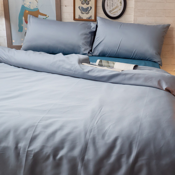 Life素色系列- 雙生藍 D3雙人床包＋雙人鋪棉兩用被四件組 100%精梳棉(60支) 台灣製 棉床本舖